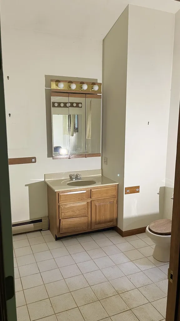 48 Hilltop Avenue Lewiston ME 04240