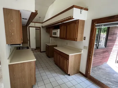 48 Hilltop Avenue Lewiston ME 04240