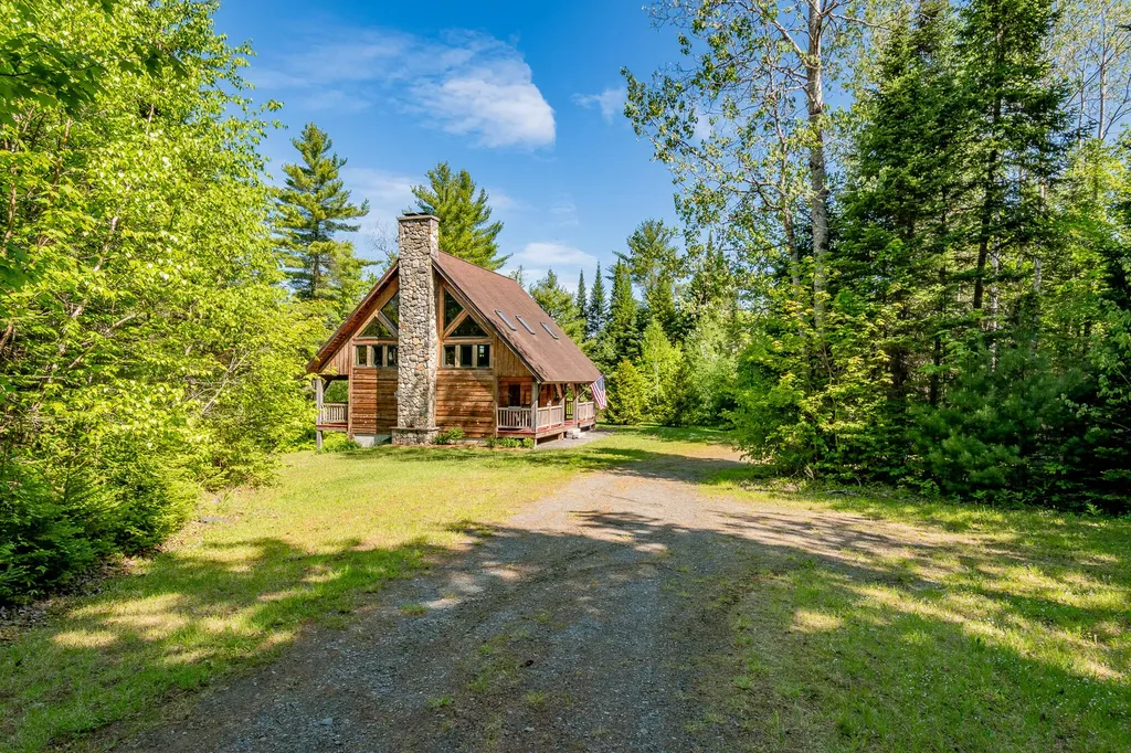 131 Gales Road Abbot ME 04406