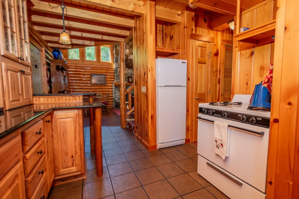 131 Gales Road Abbot ME 04406