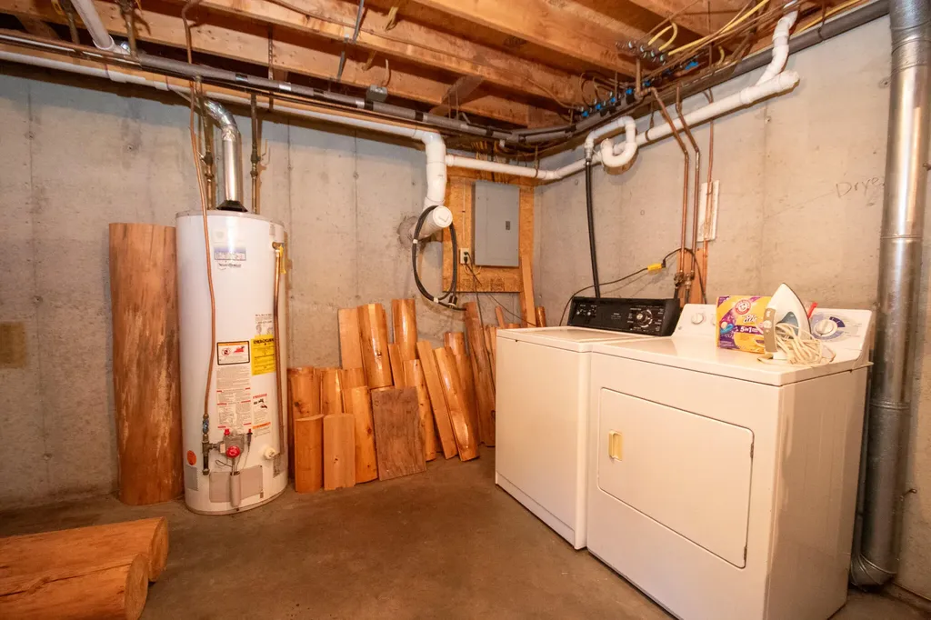 131 Gales Road Abbot ME 04406