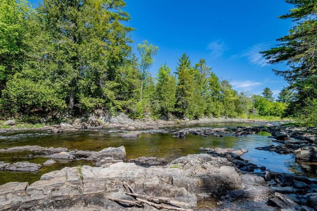 131 Gales Road Abbot ME 04406