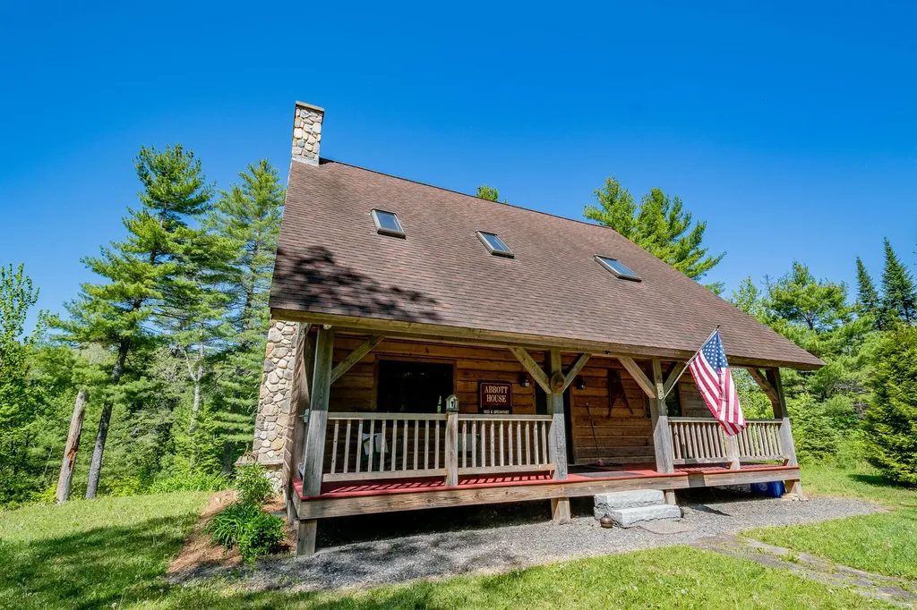 131 Gales Road Abbot ME 04406