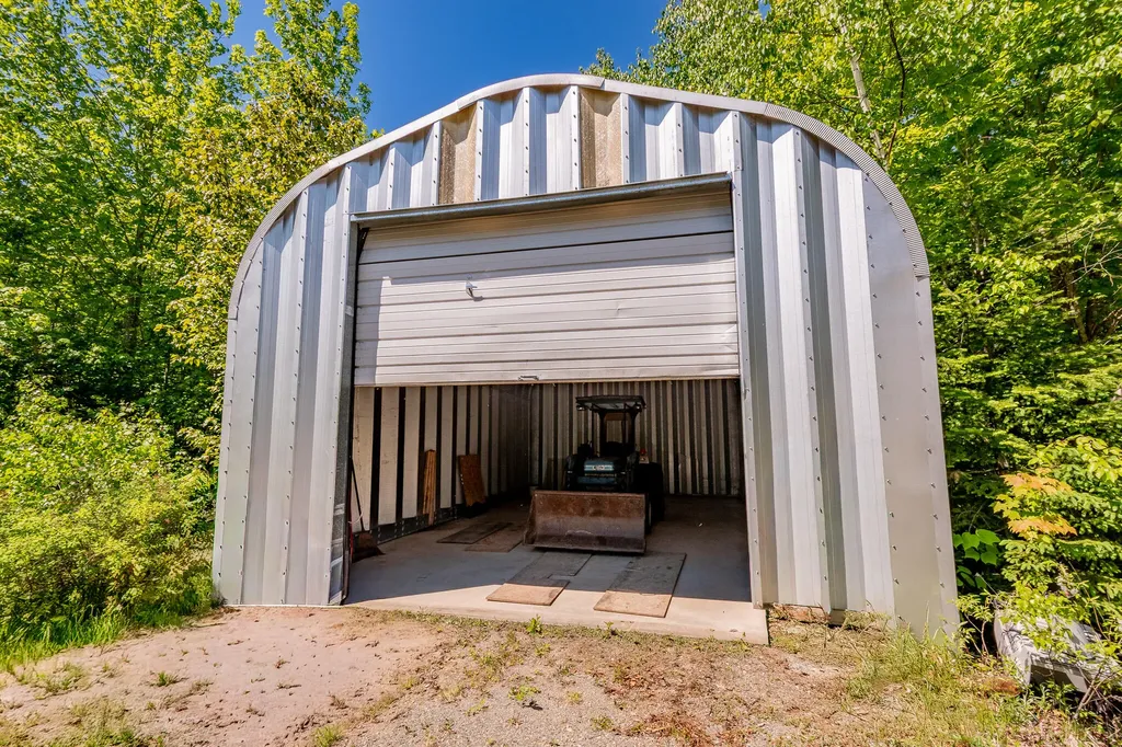 131 Gales Road Abbot ME 04406