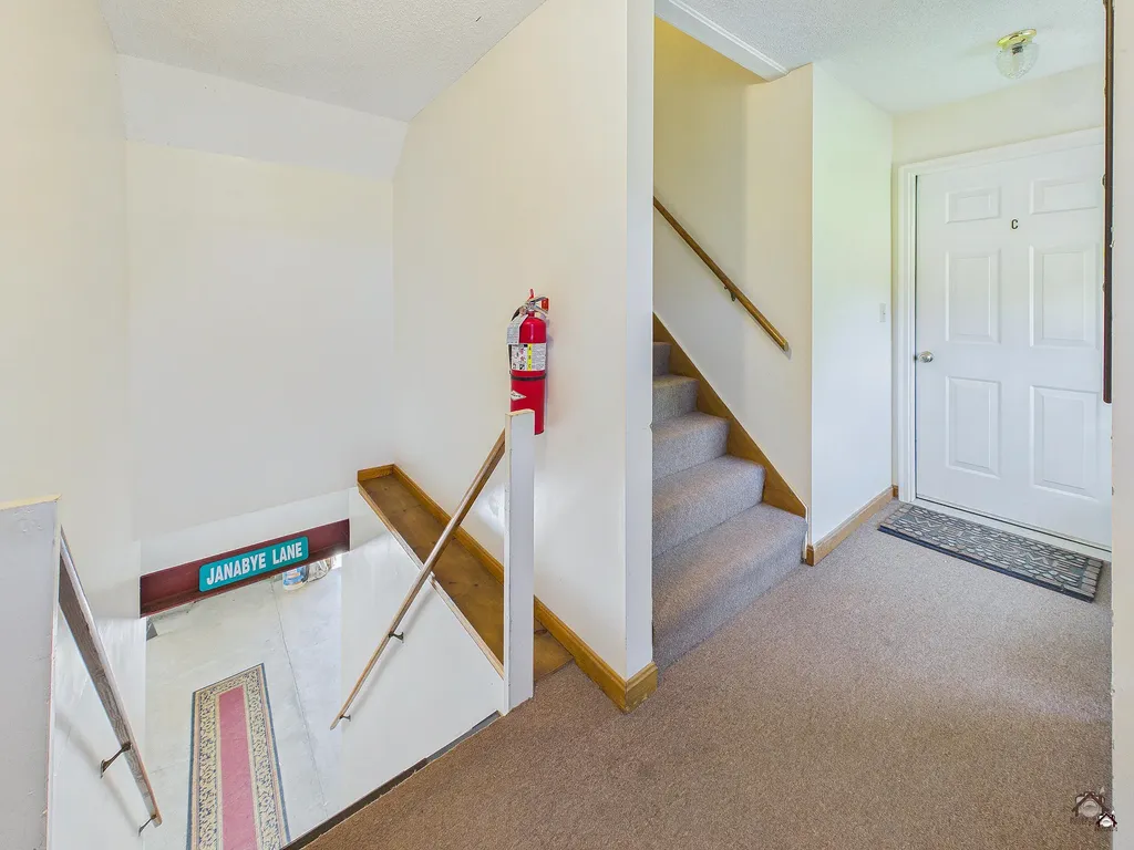 3 Janabye Lane Hallowell ME 04347