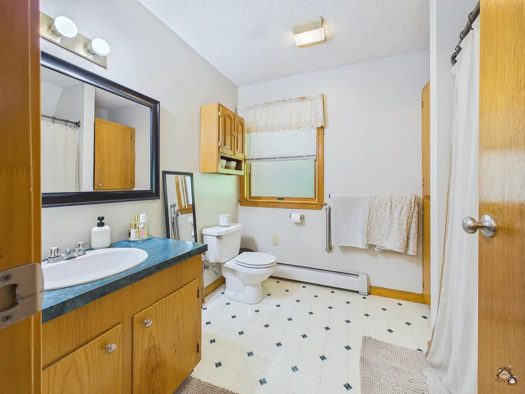 3 Janabye Lane Hallowell ME 04347