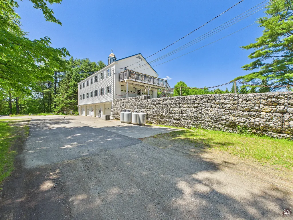 3 Janabye Lane Hallowell ME 04347