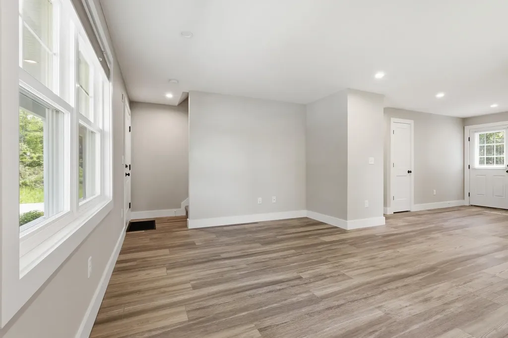 102 Shadagee Road Saco ME 04072