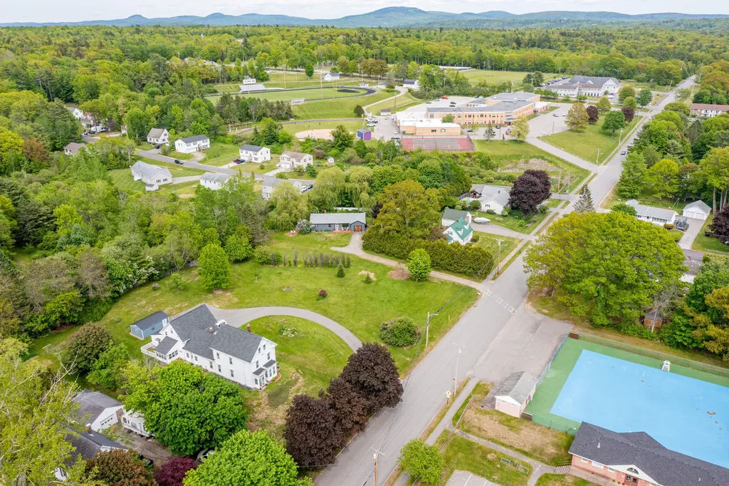 64 Broadway Bucksport ME 04416