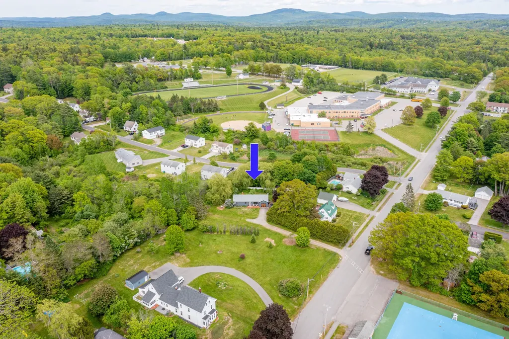 64 Broadway Bucksport ME 04416