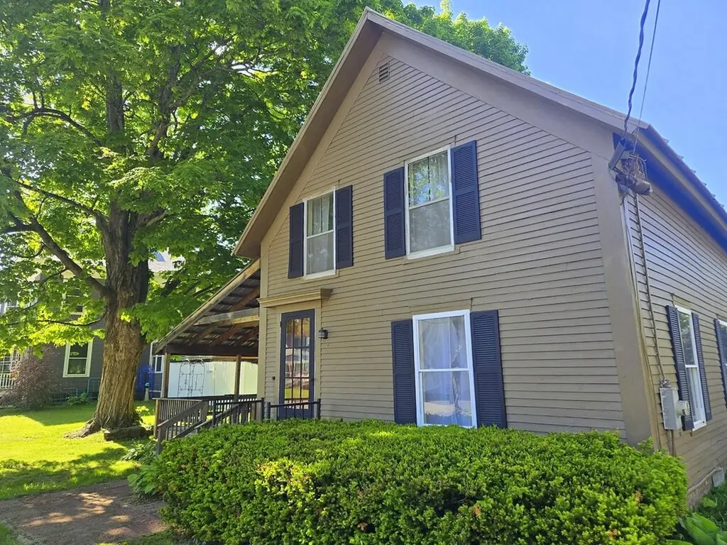 18 Meadow Street Bingham ME 04920