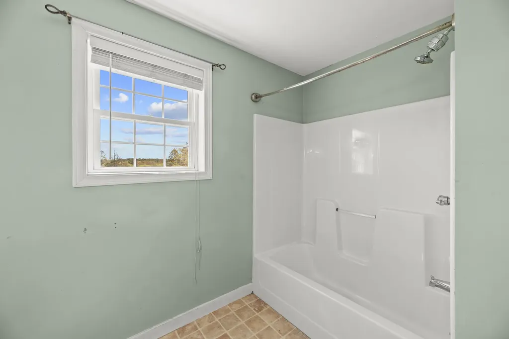 24 Highland Park Road Boothbay Harbor ME 04538