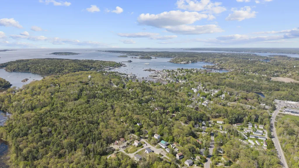 24 Highland Park Road Boothbay Harbor ME 04538