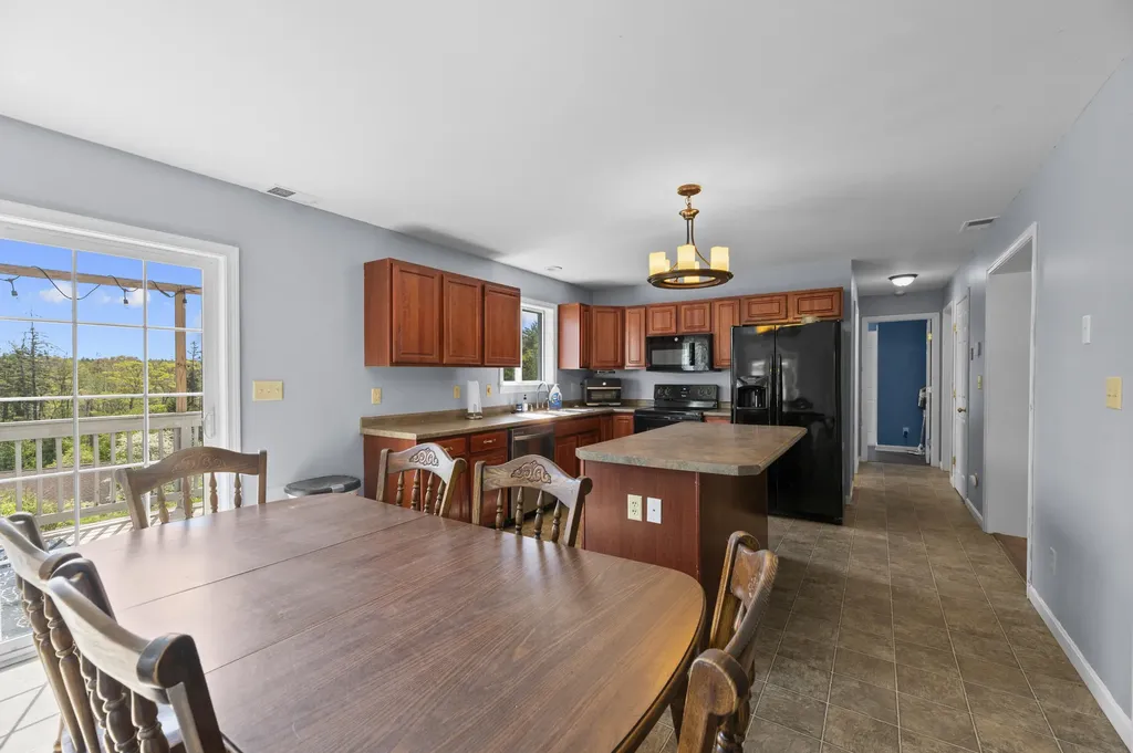 24 Highland Park Road Boothbay Harbor ME 04538