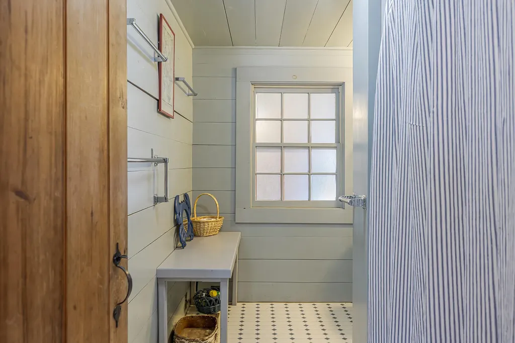 40 Wells Cove Lane Brooklin ME 04616