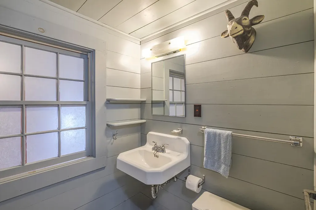 40 Wells Cove Lane Brooklin ME 04616