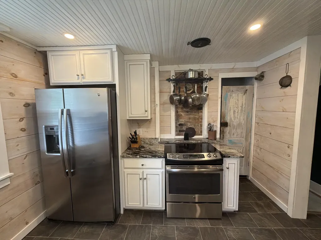 10 Danforth Street Wiscasset ME 04578