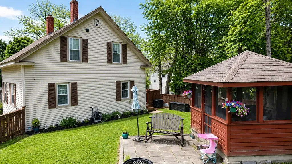 10 Danforth Street Wiscasset ME 04578