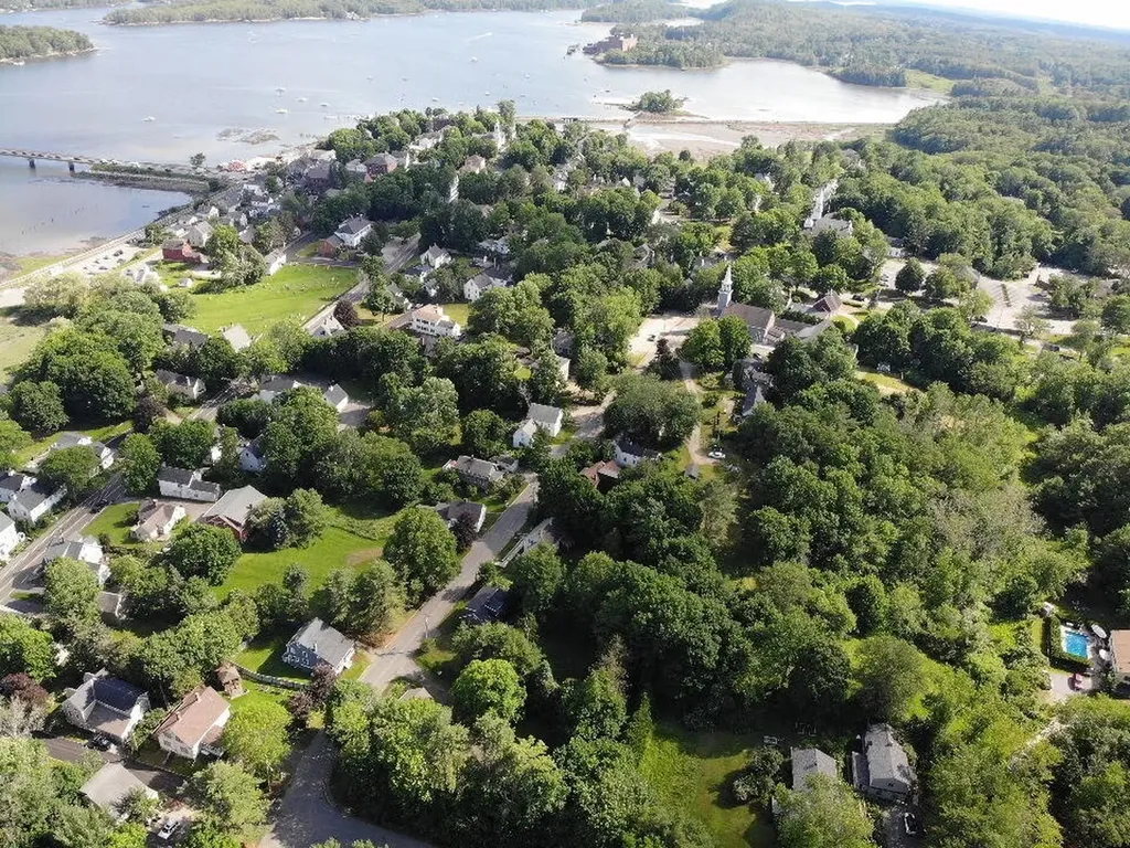 10 Danforth Street Wiscasset ME 04578