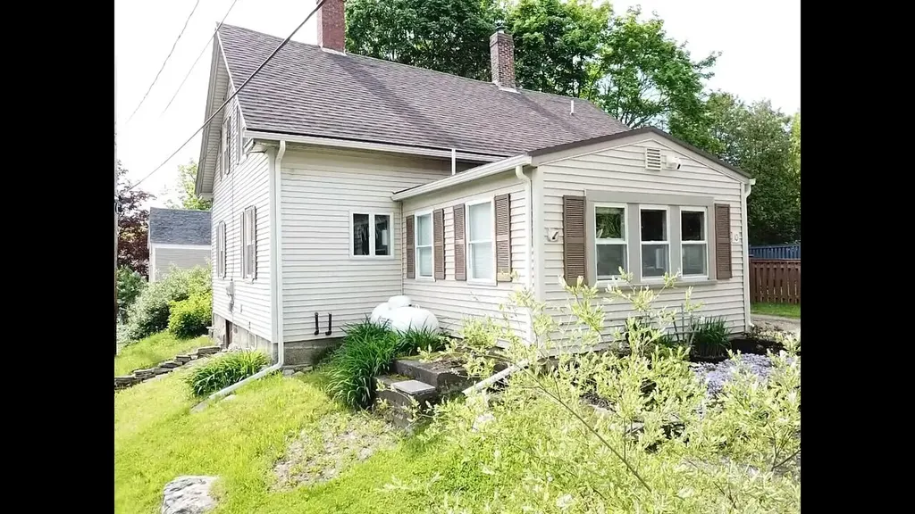 10 Danforth Street Wiscasset ME 04578