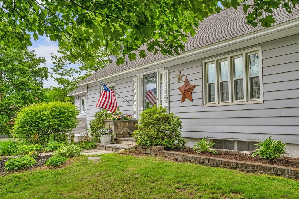 36 High Street Dexter ME 04930