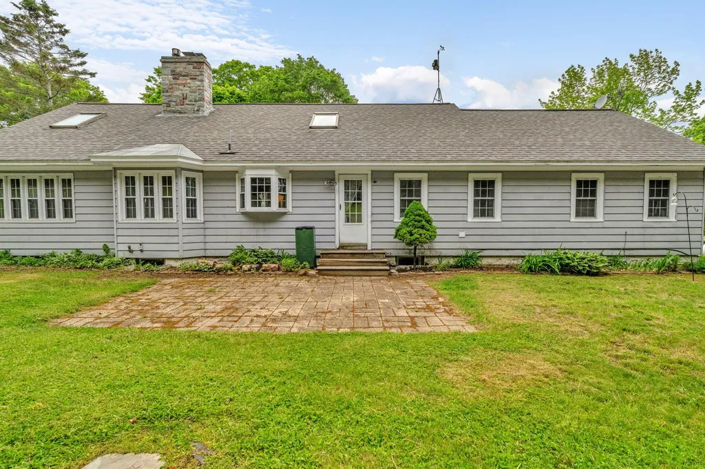 36 High Street Dexter ME 04930