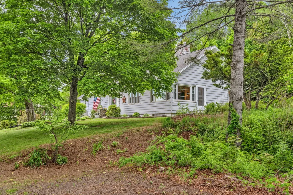 36 High Street Dexter ME 04930