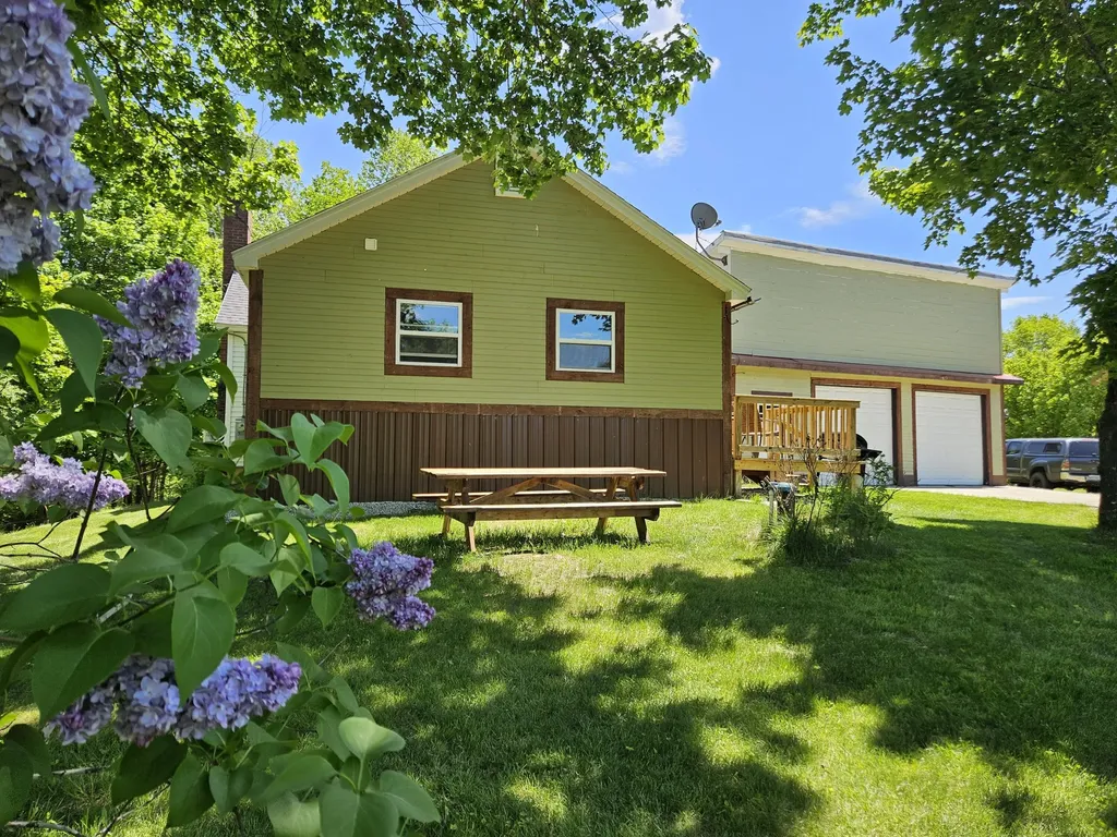 662 Temple Road Farmington ME 04938