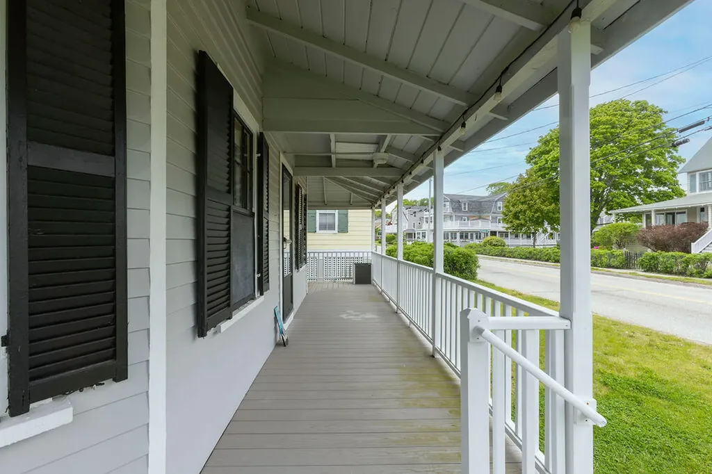 274 Beach Avenue Kennebunk ME 04043