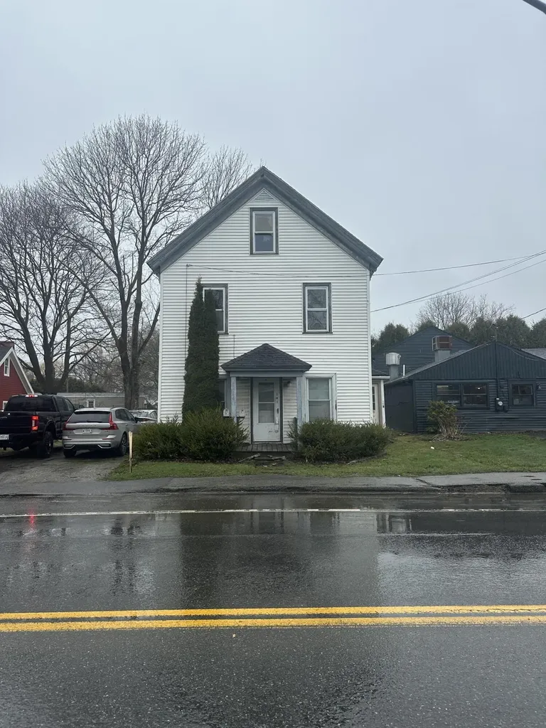 Rockland ME, 144 Main Street