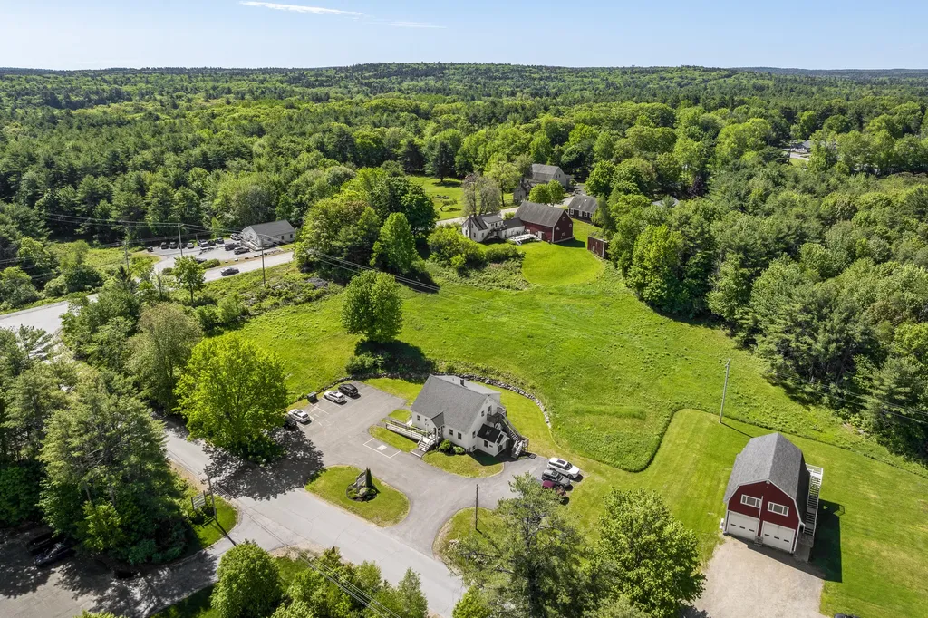 18 Belvedere Road Damariscotta ME 04543