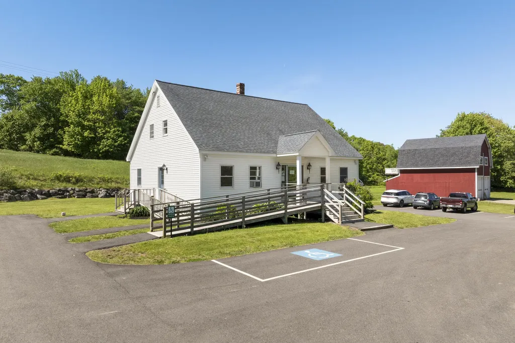 18 Belvedere Road Damariscotta ME 04543