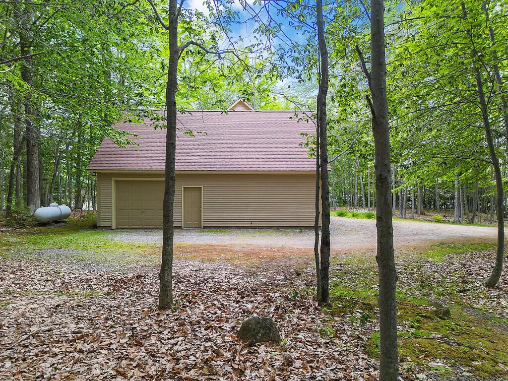 87 Memorial Drive Winthrop ME 04364