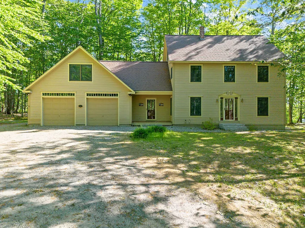 87 Memorial Drive Winthrop ME 04364