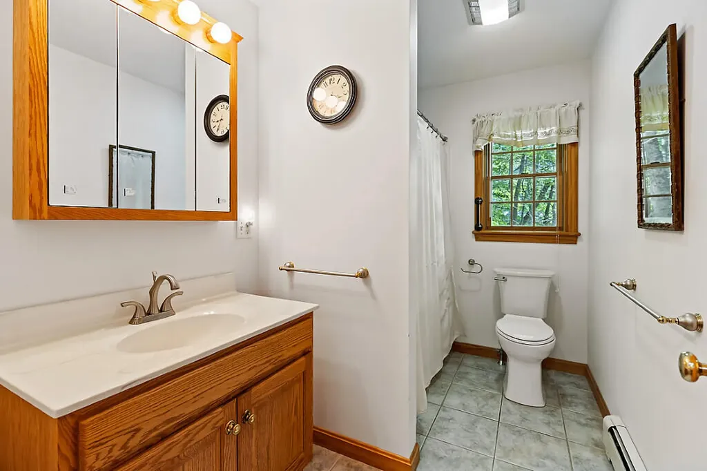 87 Memorial Drive Winthrop ME 04364