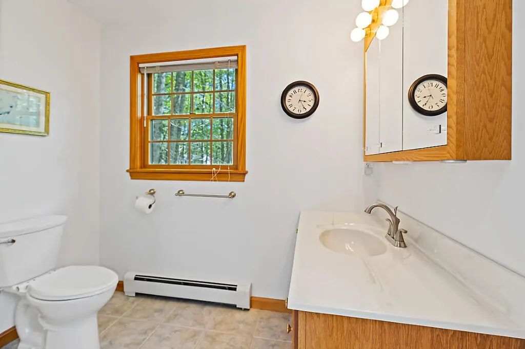 87 Memorial Drive Winthrop ME 04364
