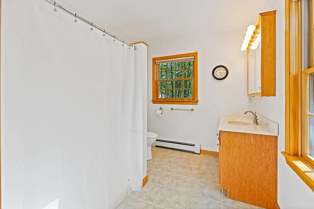 87 Memorial Drive Winthrop ME 04364