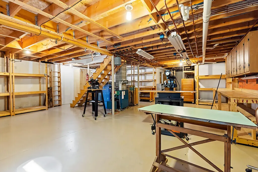 87 Memorial Drive Winthrop ME 04364