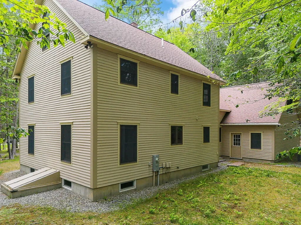 87 Memorial Drive Winthrop ME 04364