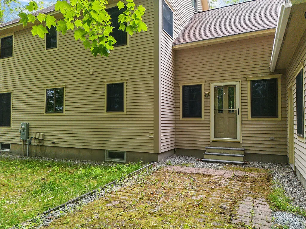 87 Memorial Drive Winthrop ME 04364