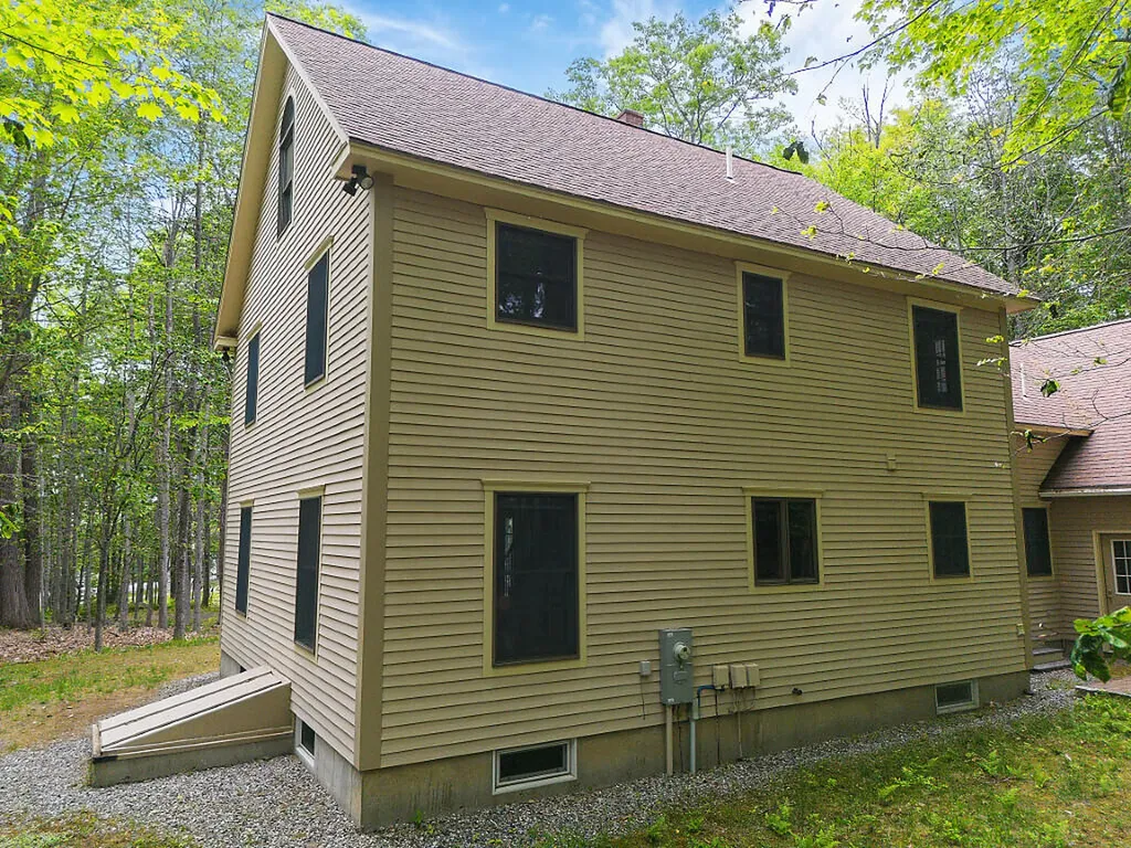 87 Memorial Drive Winthrop ME 04364
