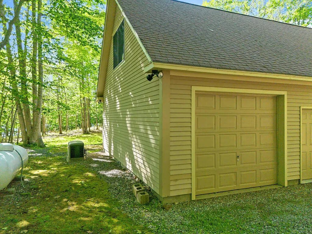 87 Memorial Drive Winthrop ME 04364