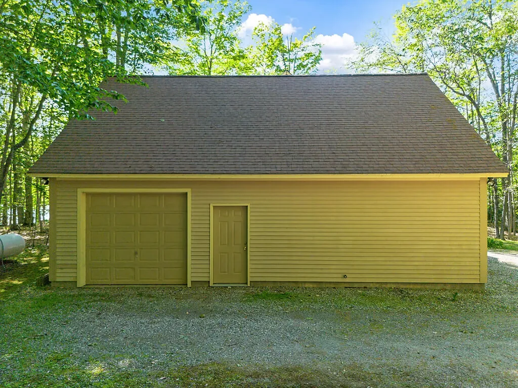 87 Memorial Drive Winthrop ME 04364
