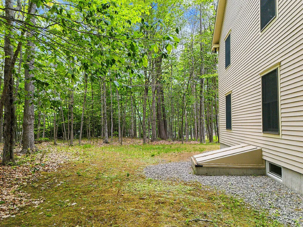 87 Memorial Drive Winthrop ME 04364