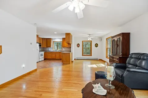 87 Memorial Drive Winthrop ME 04364