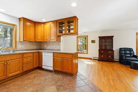 87 Memorial Drive Winthrop ME 04364