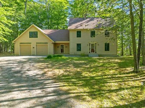 87 Memorial Drive Winthrop ME 04364
