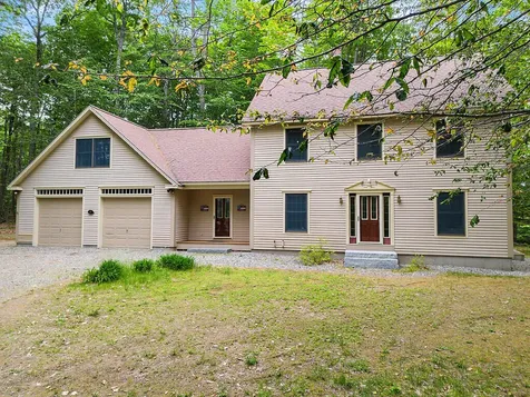 87 Memorial Drive Winthrop ME 04364