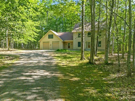 87 Memorial Drive Winthrop ME 04364
