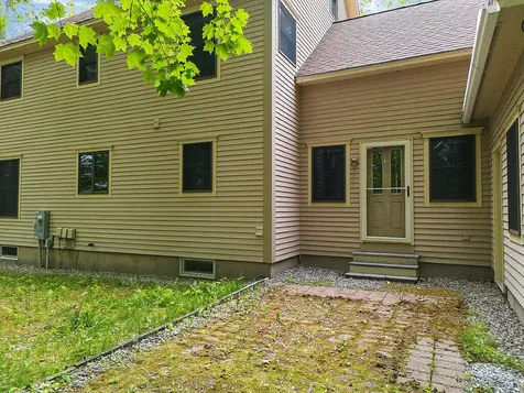 87 Memorial Drive Winthrop ME 04364